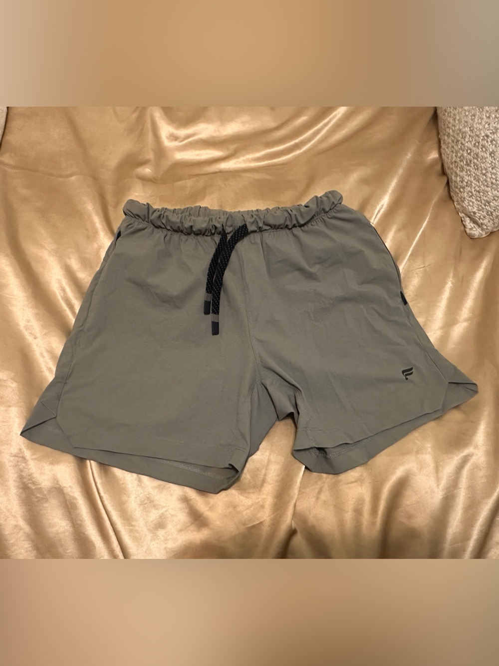 FABLETICS THE ONE SHORTS UNLINED SIZE XS 5” inseam